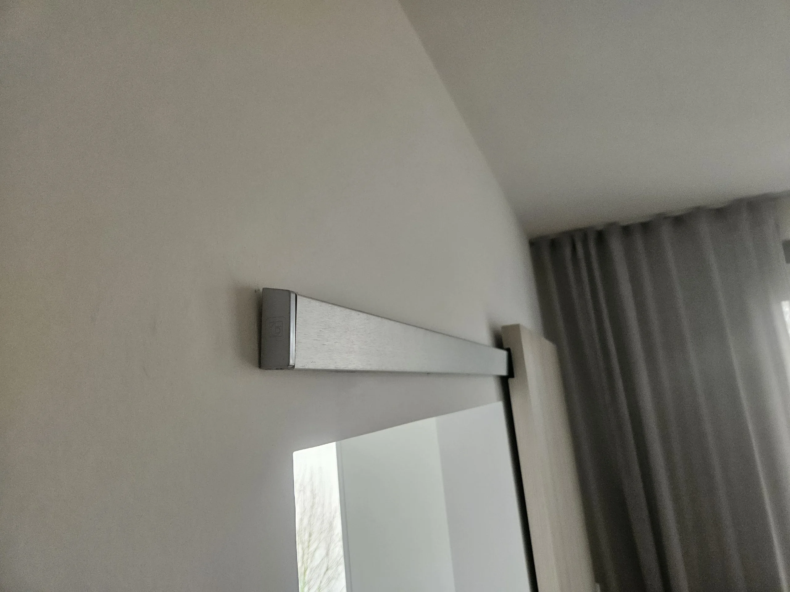 Oprava ukotvení dveří